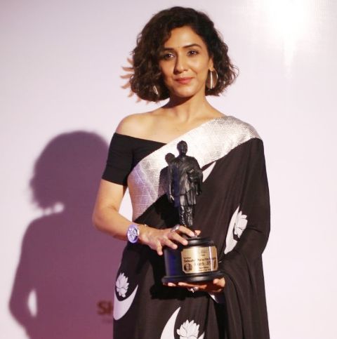 Neeti Mohan with Dada Saheb Phalke Award