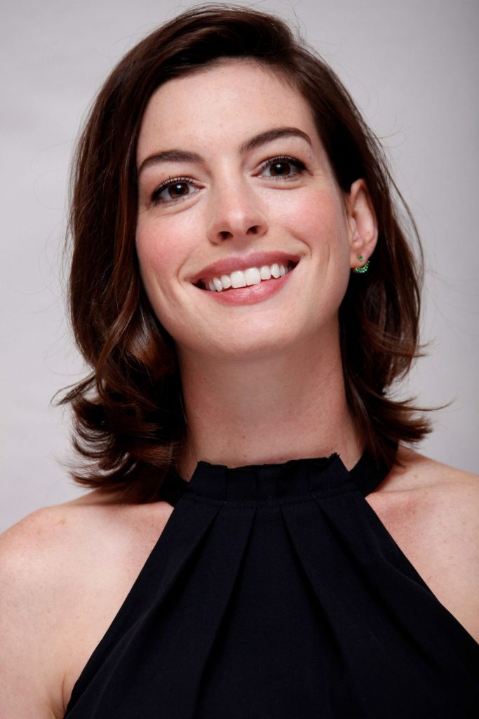 anne hathaway the intern press conference august 2015 11