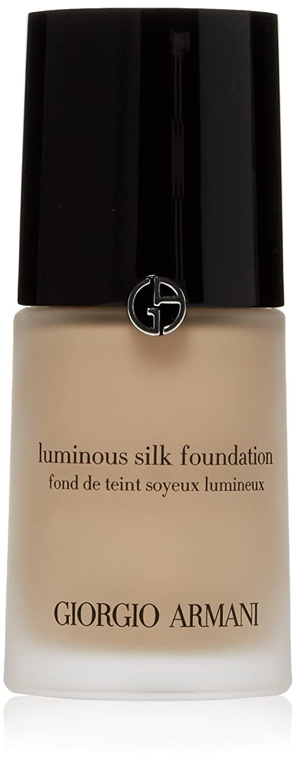 Giorgio Armani Beauty Luminous Silk Foundation 18 Best Foundations for Flawless-Looking Skin, Tested by Makeup Pros